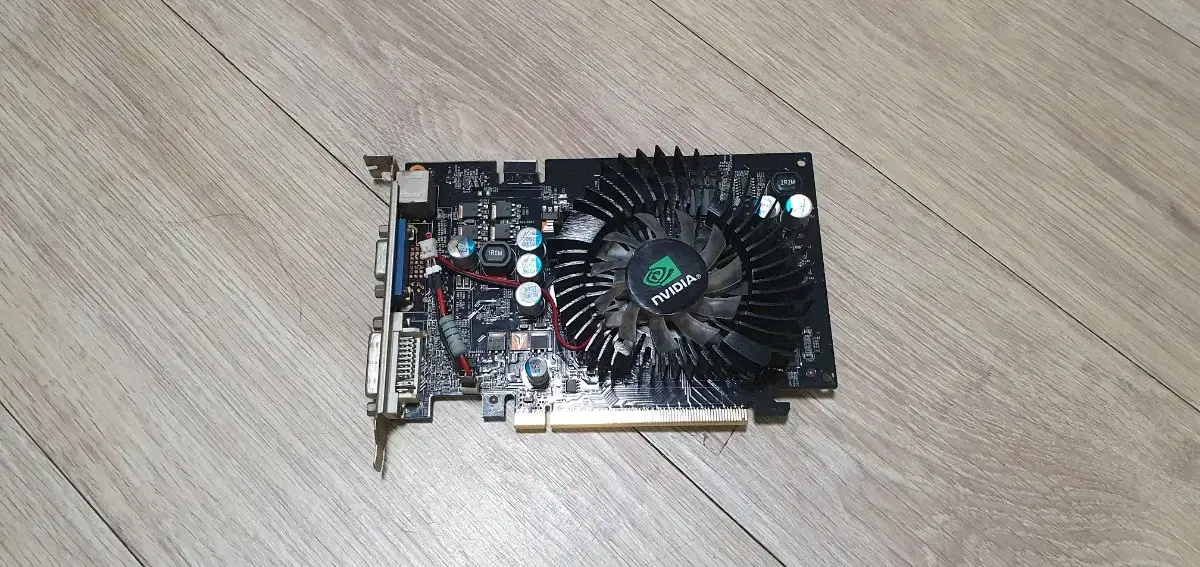 GeForce 9400GT 그래픽카드