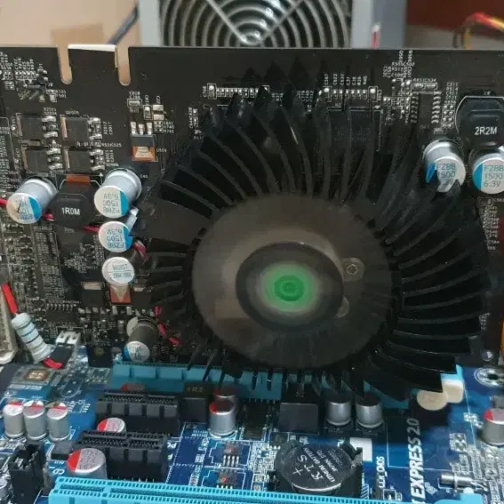 GeForce 9400GT 그래픽카드