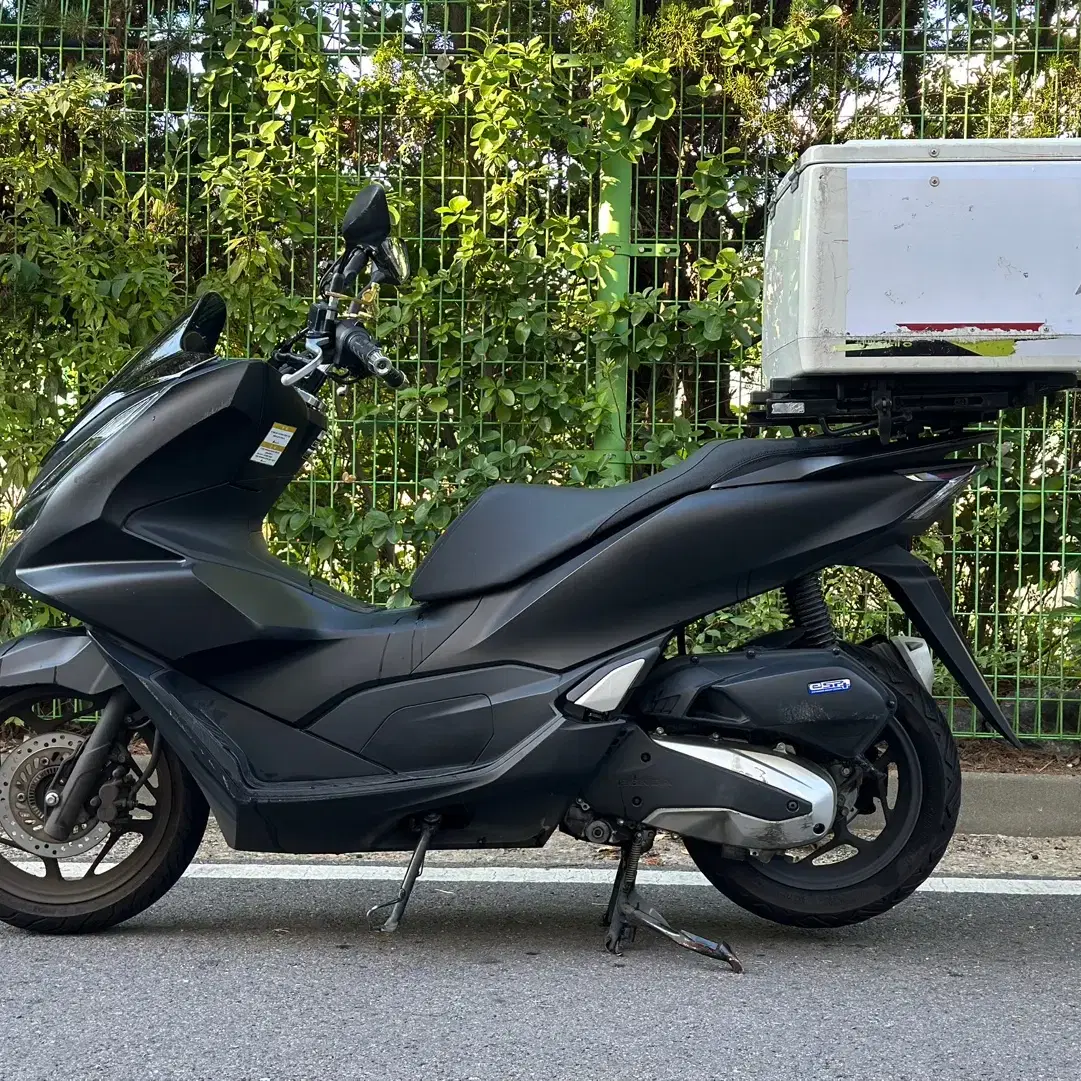 혼다 PCX125 22년식 판매합니다.