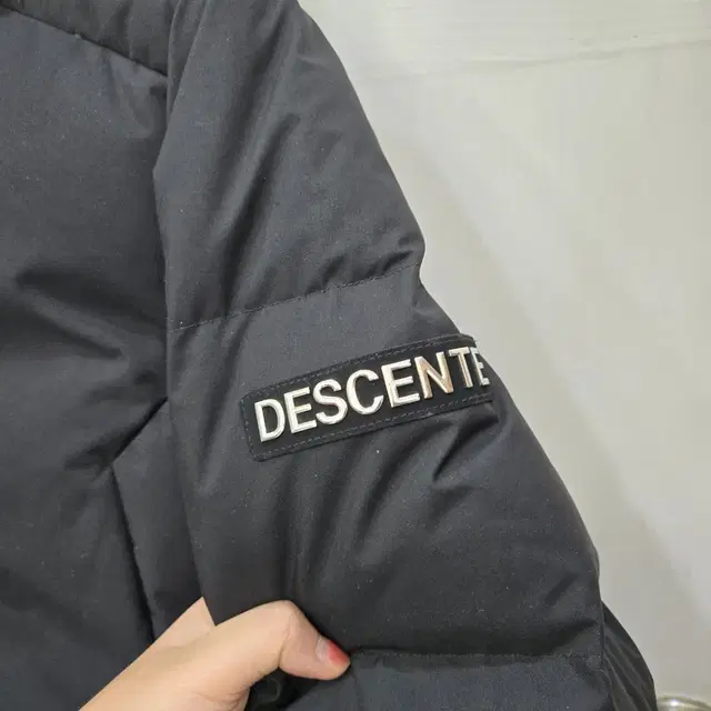 95,M )) DESCENTE 데상트 오리털 패딩 점퍼!