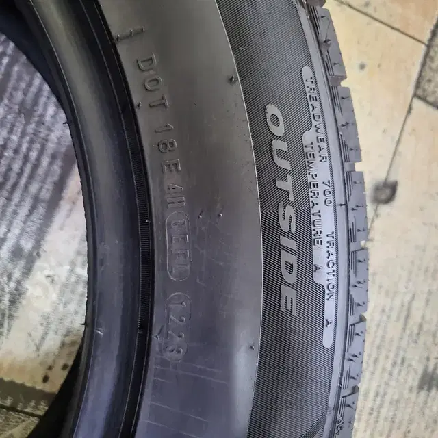 넥센엔페라슈프림 265/55R19 중고타이어 1짝팝니다