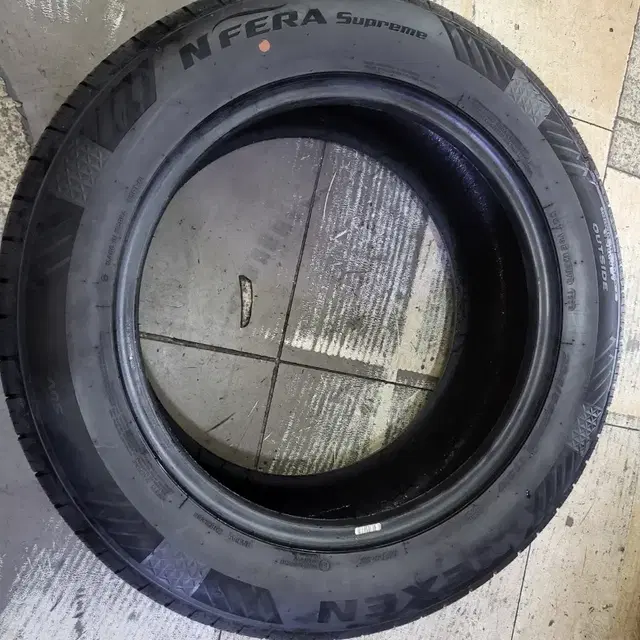 넥센엔페라슈프림 265/55R19 중고타이어 1짝팝니다