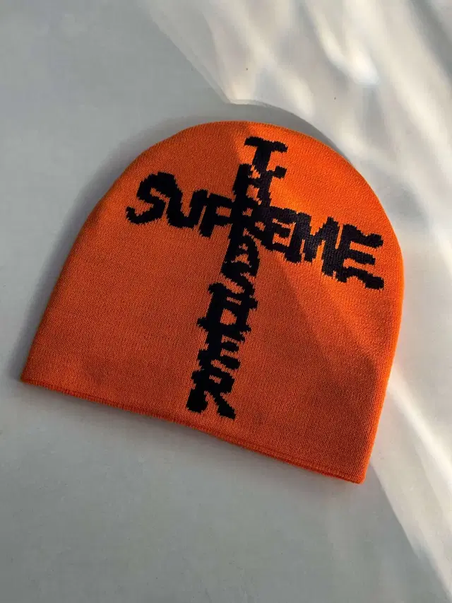 SUPREME x  쓰레셔 슈프림 BEANIE 비니