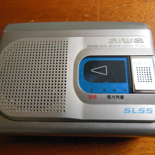 AIWA  TP-S30  워크맨  작동품