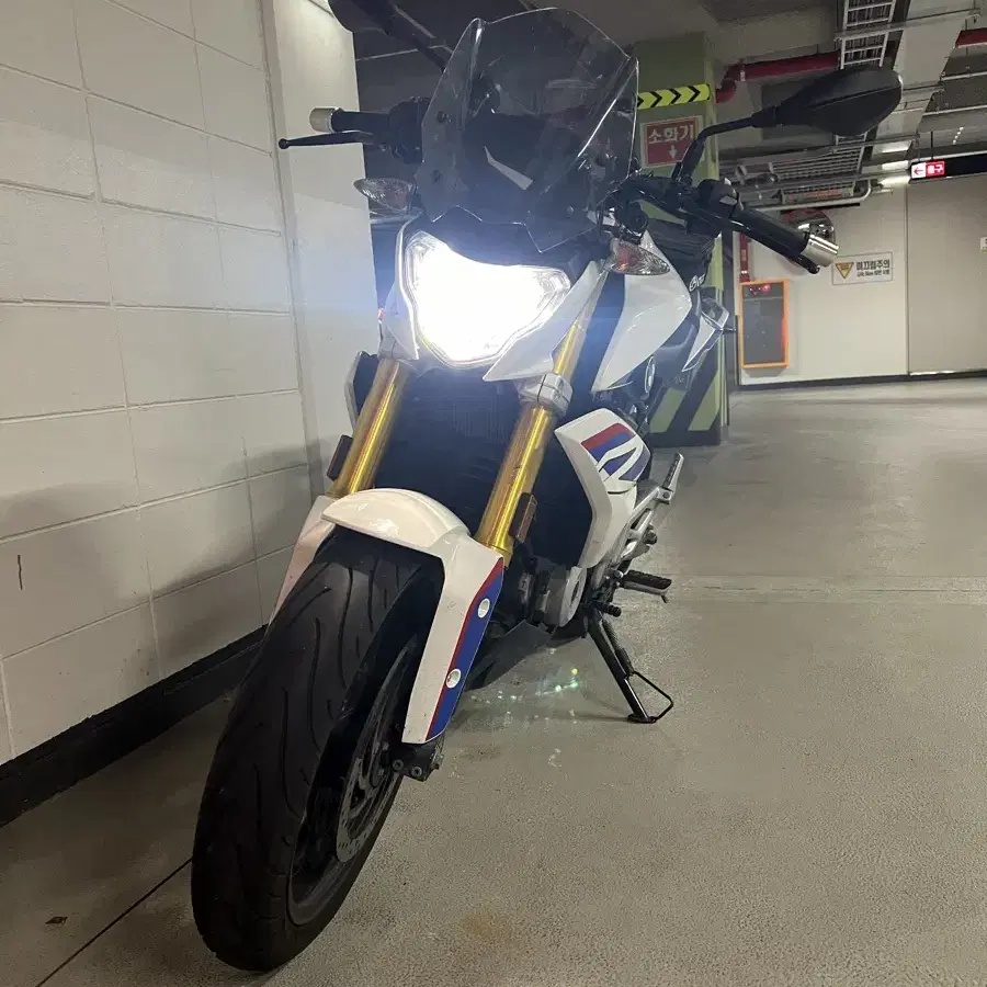 20년식 키로수 9,xxx bmw g310r