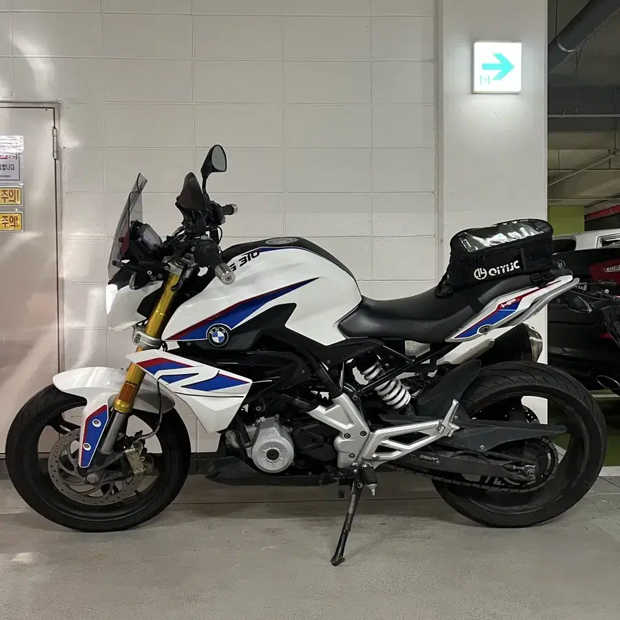 20년식 키로수 9,xxx bmw g310r