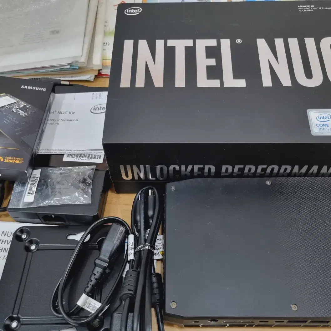 인텔 NUC 8i7HVK 미니컴퓨터