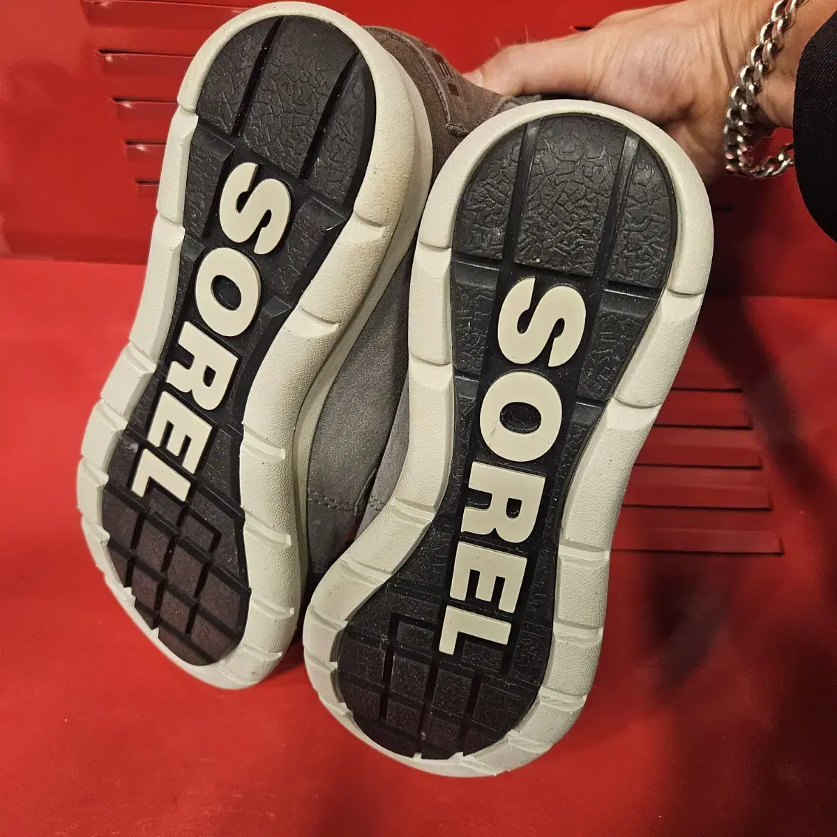 (새상품)SOREL 익스플로러 그레이 방한 부츠 255size