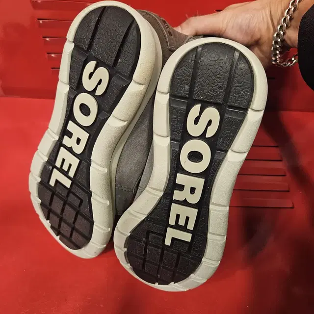 (새상품)SOREL 익스플로러 그레이 방한 부츠 255size