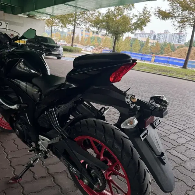 스즈키 Gsx-r125 23년식 블랙 신차급