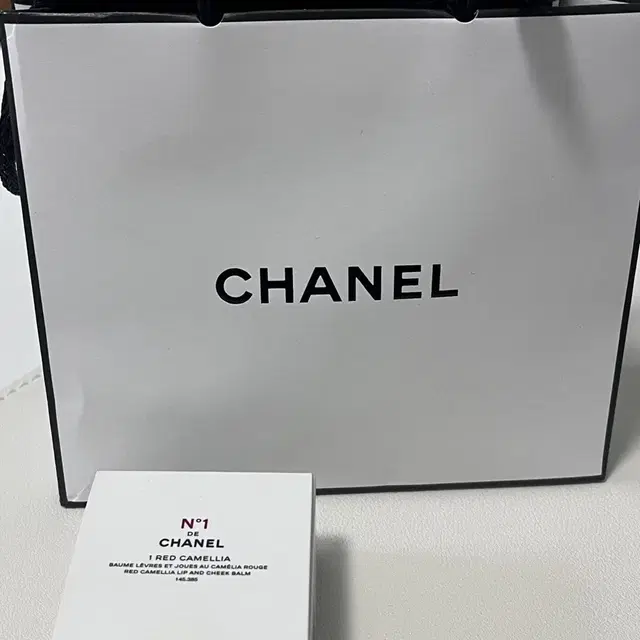 N1 DE CHANEL 레드 까멜리아 립 앤 치크 밤 미개봉