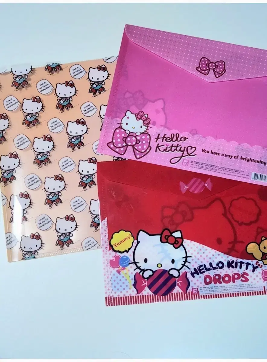 Highly technical Hello Kitty clear date files