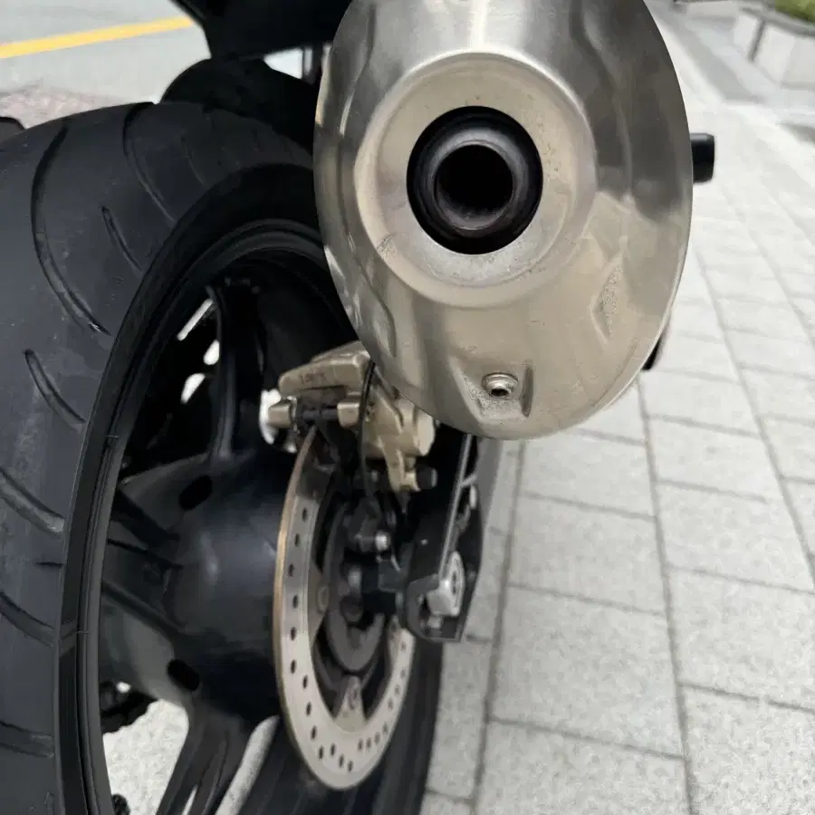 Bmw g310r 18년식 15천키로 팝니다.