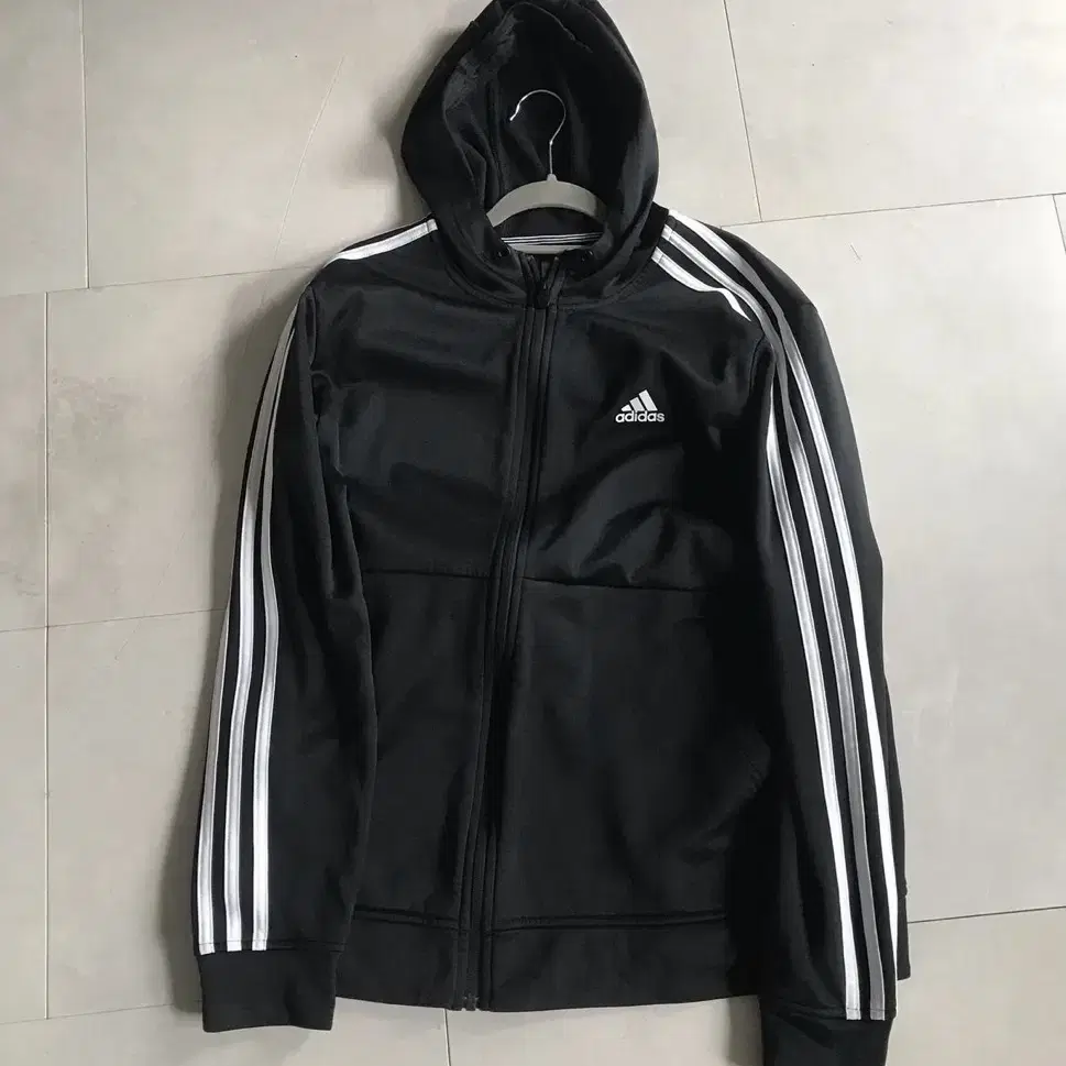 아디다스 져지 (Adidas black 3stripe hood)