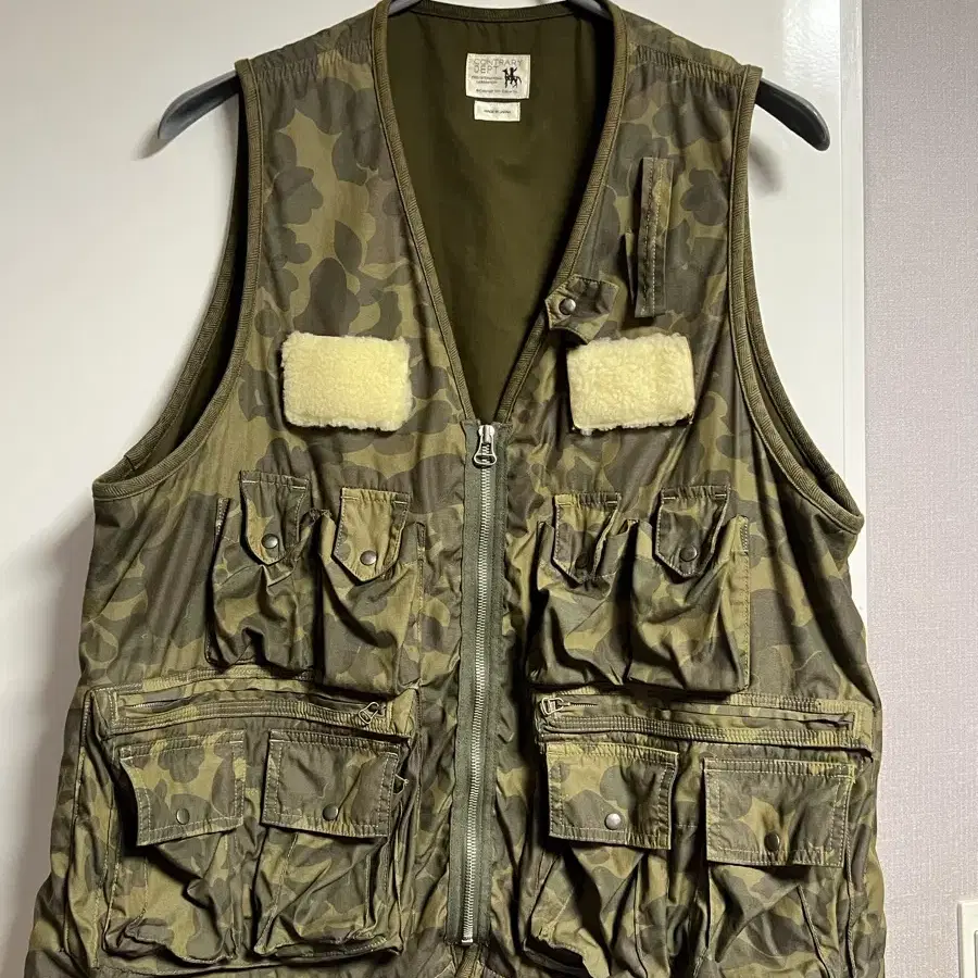 비즈빔  visvim fisherman vest (5)