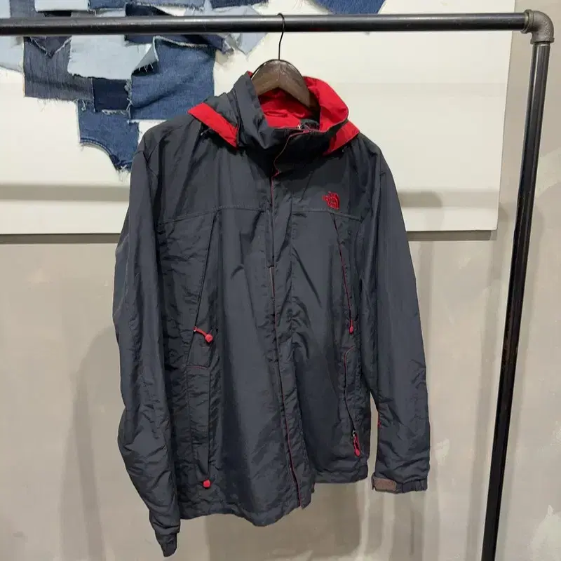 (100) The North Face San Outdoor Windbreaker Jacket