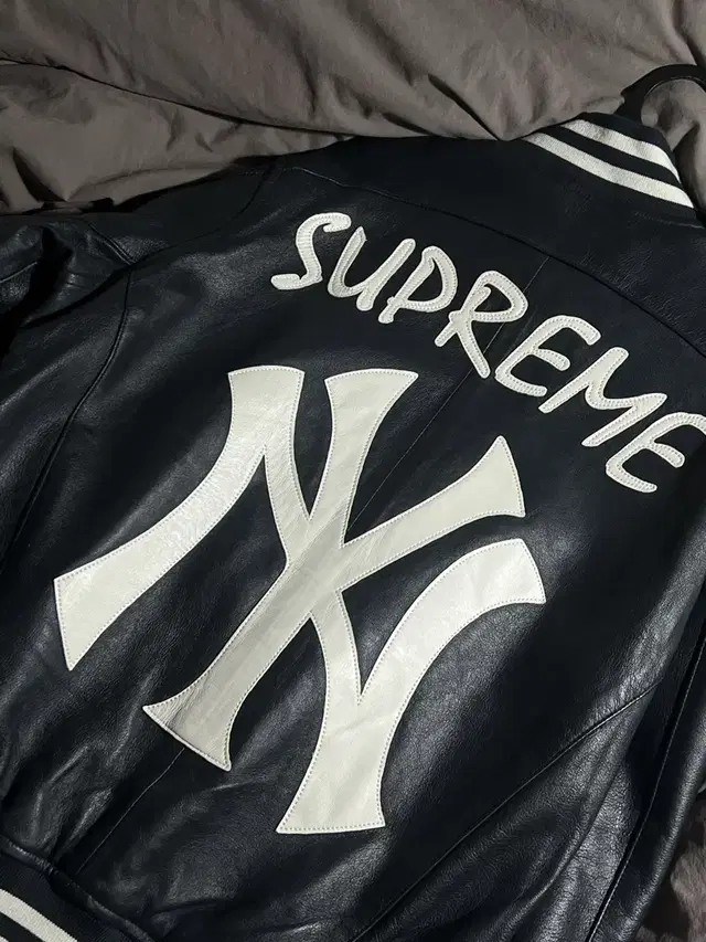 {새상품급.15ss} 슈프림 뉴욕 양키즈 레더 바시티 자켓supreme