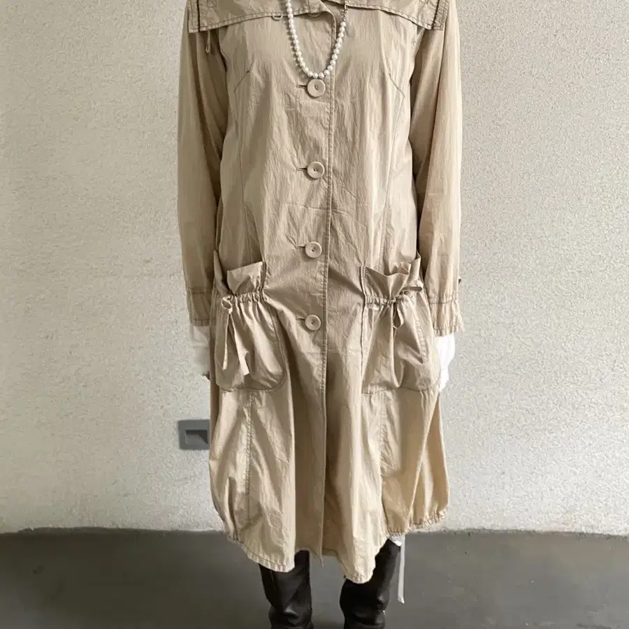 Detail trench coat