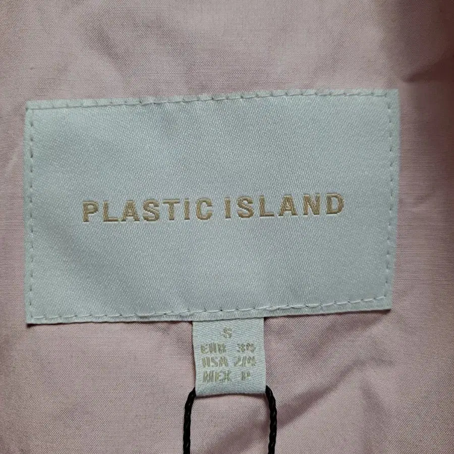 PLASTIC ISLAND 여 코트 새옷