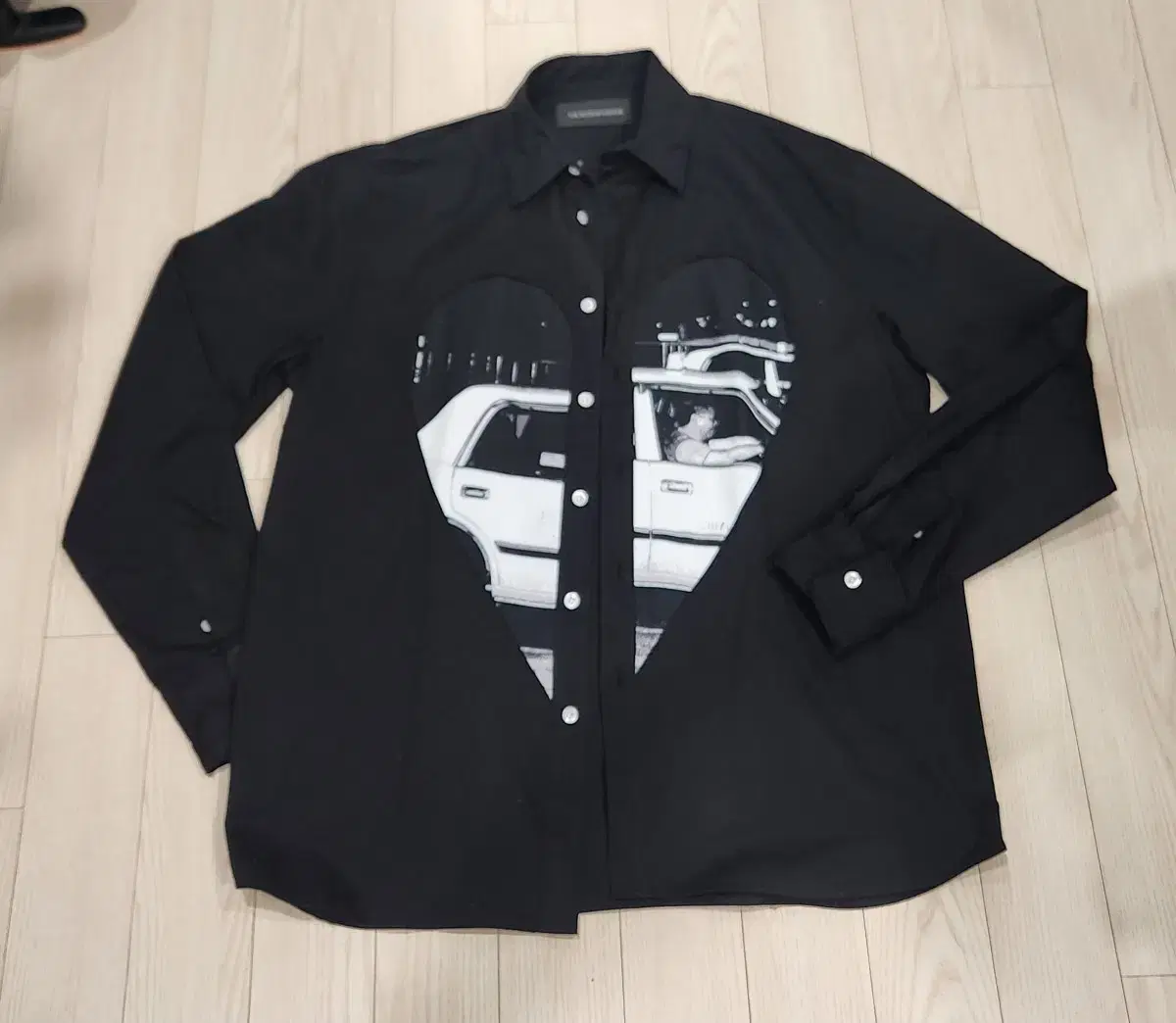 [M] TheMuseum Visitor Shirt Black