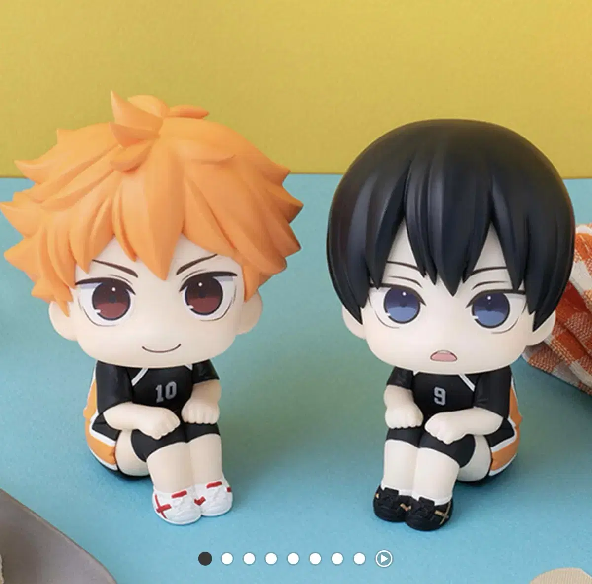 (with cushion)Hinata Shoyo Look Up Kageyama Tobio Look Up Uniform Version