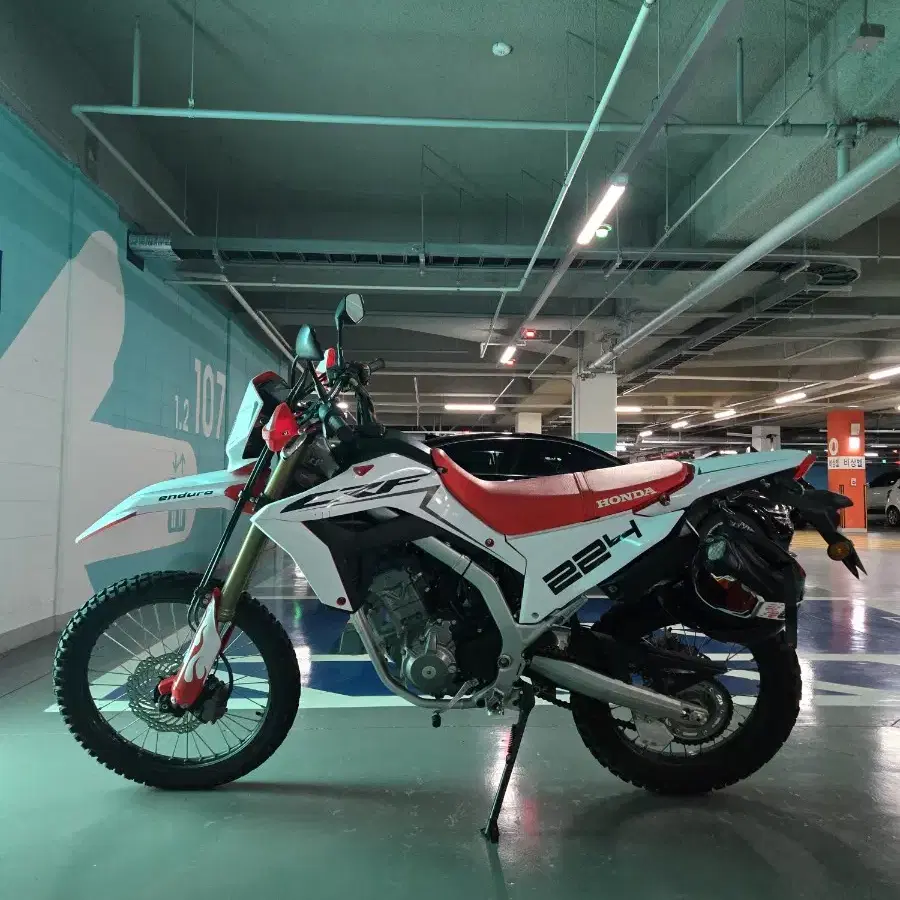 crf300l 데칼 풀커스텀 바이크 판매합니다.