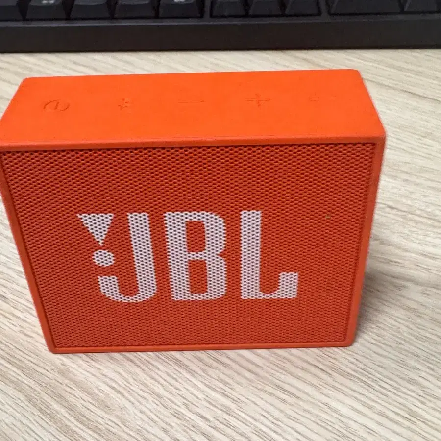 JBL Go