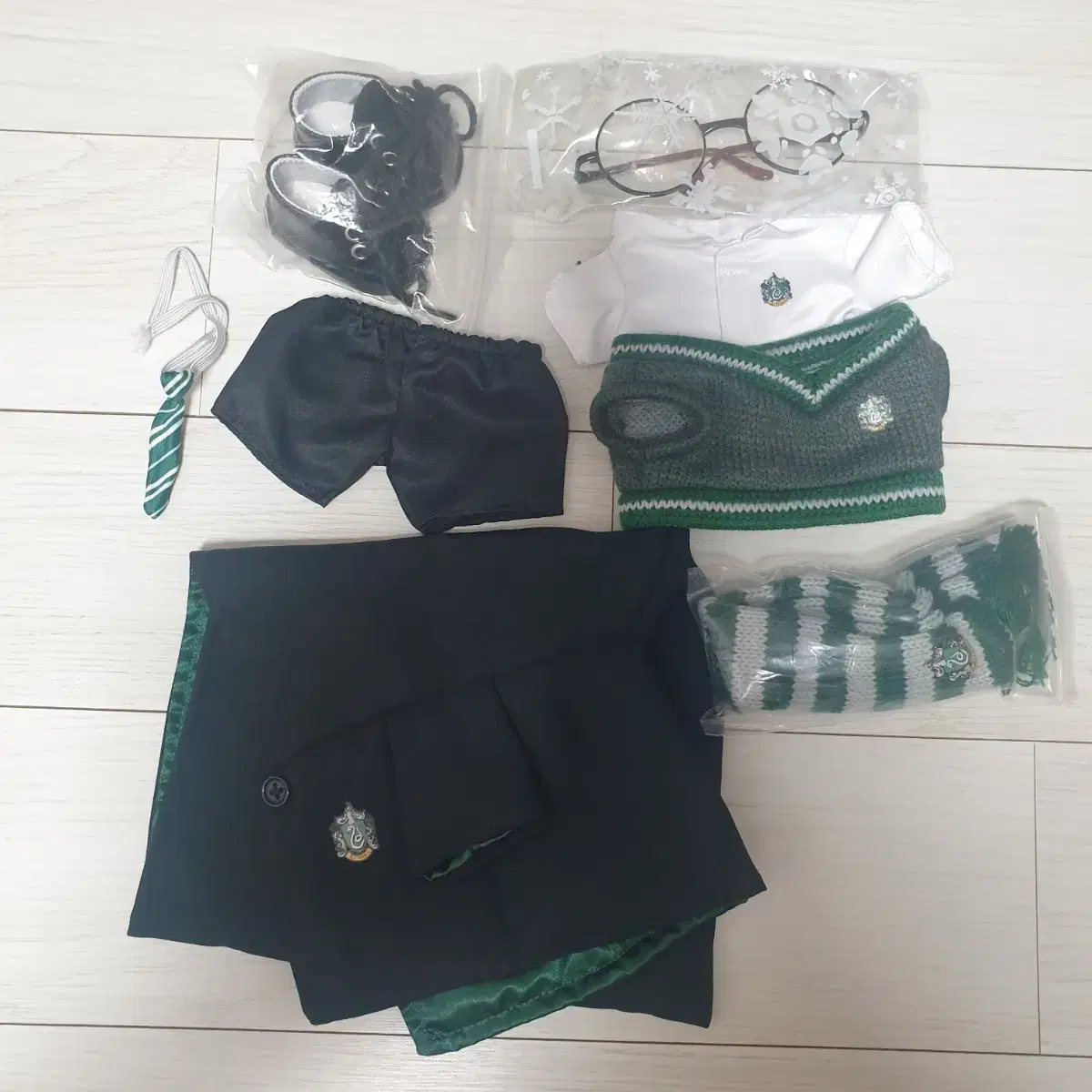 Somyi Doll 20cm Slytherin School Uniform Glasses Shoes Shawl in Bulk