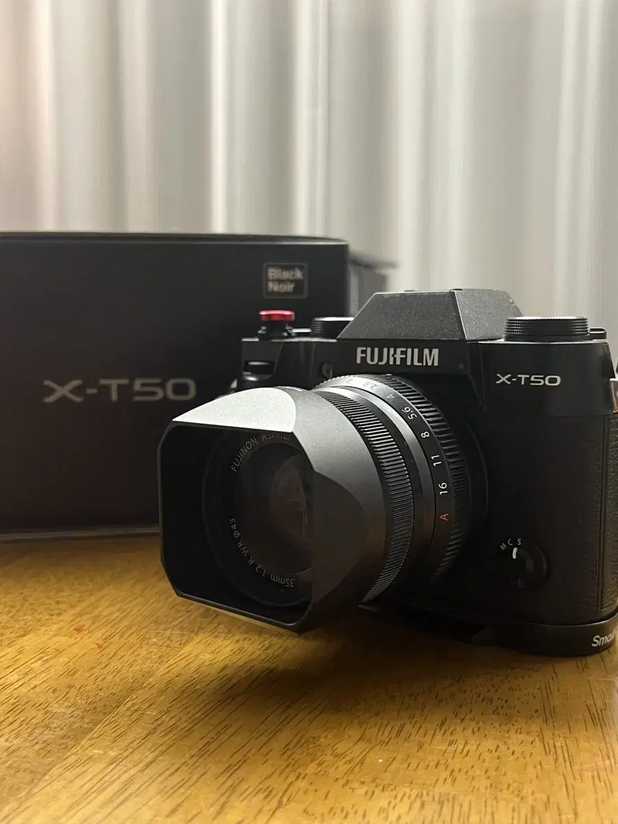 FUJIFILM X-T50 Black + XF35.2 + XF16 2.8 + Extras (as new)