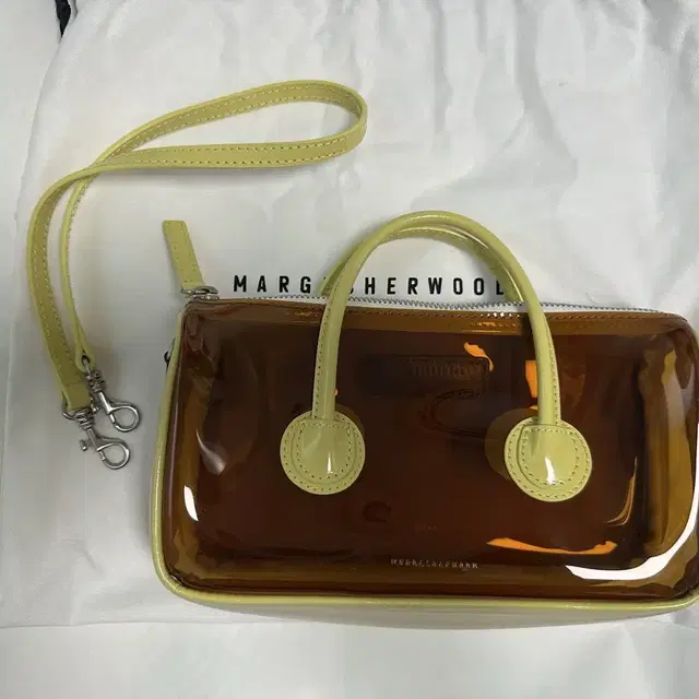 마지셔우드 ZIPPER SMALL PVC Brown+ Lemon