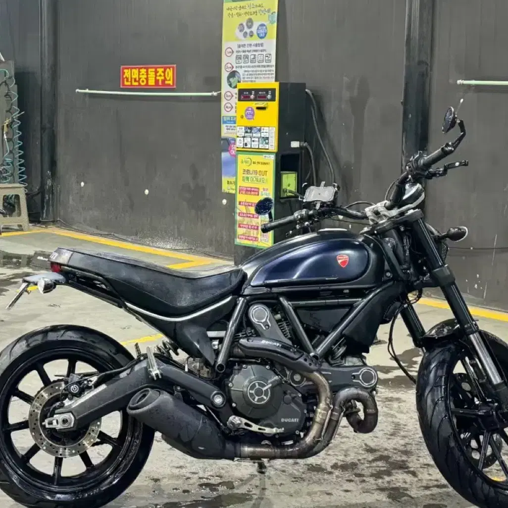 Ducati 두카티 스트램블러  scrambler800