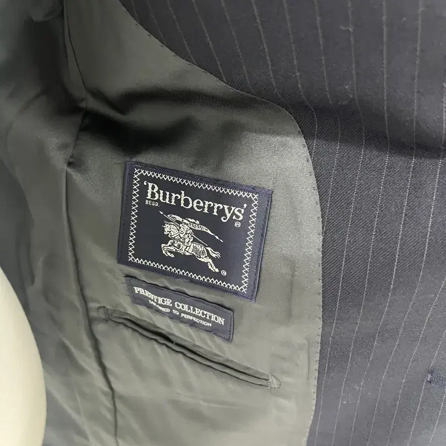 가을엔 BURBERRY 버버리 컬렉션 테일러자켓 95 ~100이요