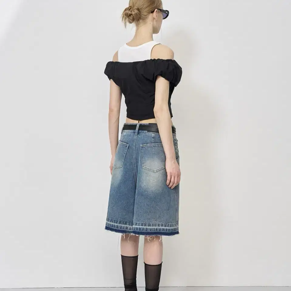 엘씨디씨 티엠 RAW CUT EDGE DENIM SKIRT (BLUE)