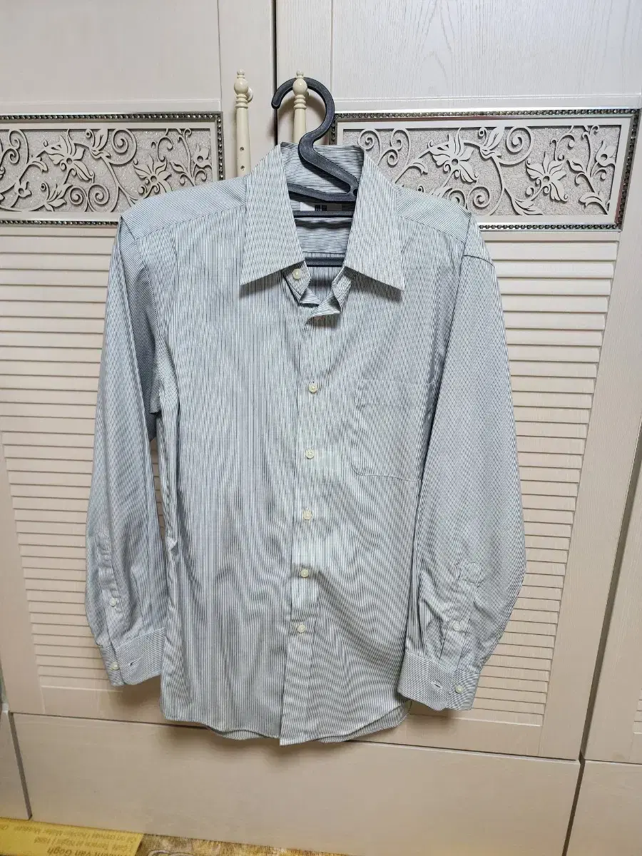 Uniqlo shirt 90 A grade