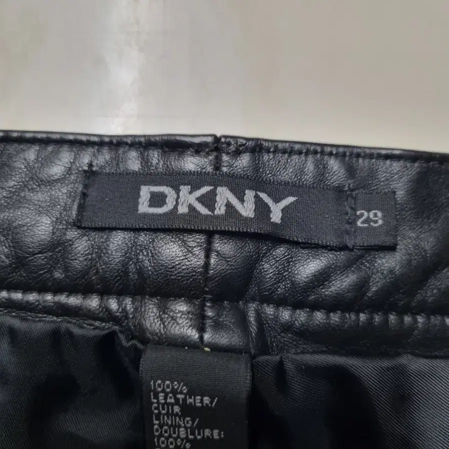 29)DKNY 가죽바지 블랙바지 사슴가죽 명품 일자바지