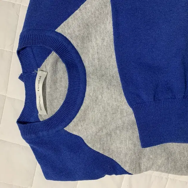 문달 ted raglan knit in blue 테드 래글런 니트