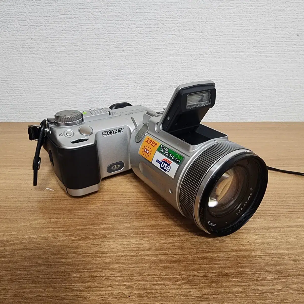 소니 디지털 카메라 DSC-F717 유니크한 디카