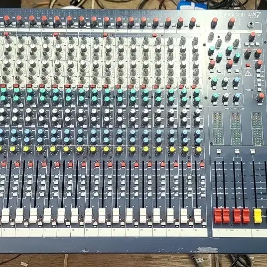 soundcraft SPIRIT LX7II 32CH