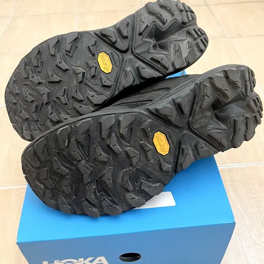 HOKA 호카 여성 아나카파 2 로우 GTX 등산화 트레킹화 235