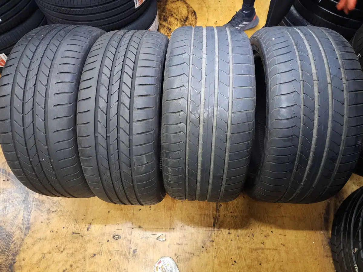 245/45R19,  275/40R19 S클래스 순정 런플랫타이어 4본