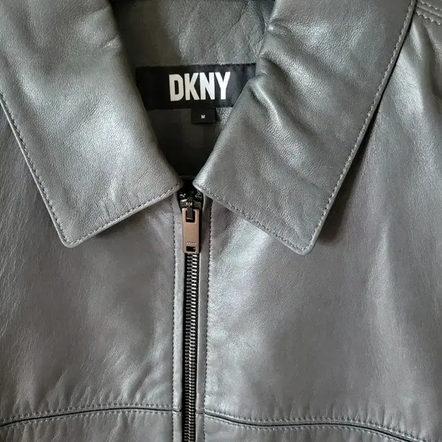 DKNY 가죽자켓(양)M 실착1회 새상품급