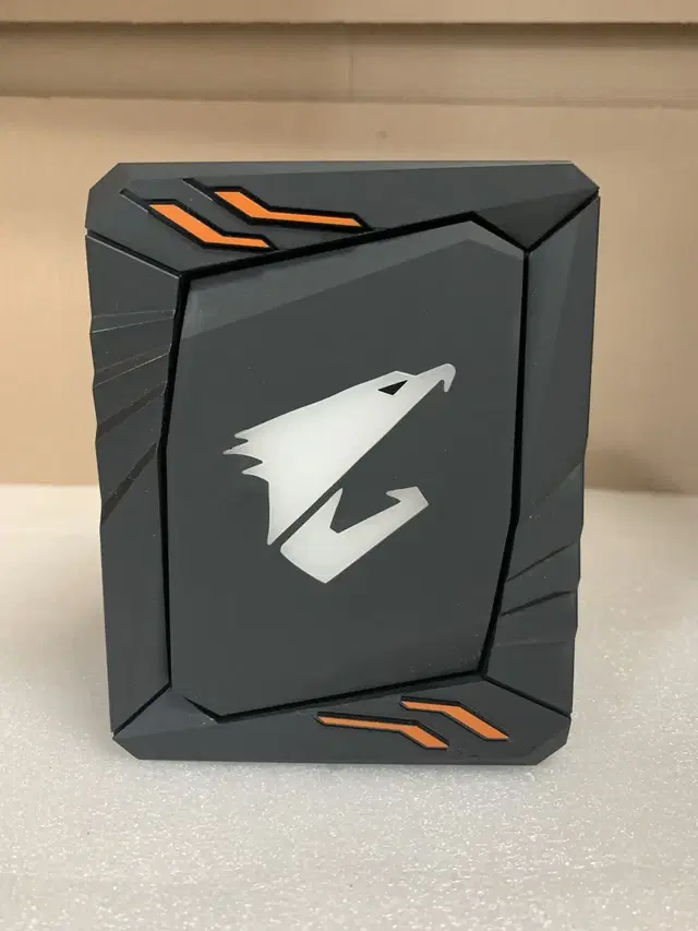 기가바이트 AORUS ATC700 RGB