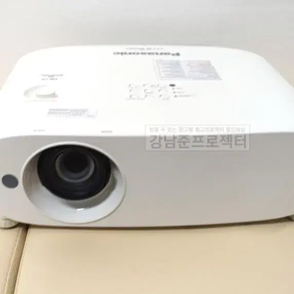 파나소닉 PT-VZ570 세미단초점 5000안시 풀HD 중고 빔프로젝터