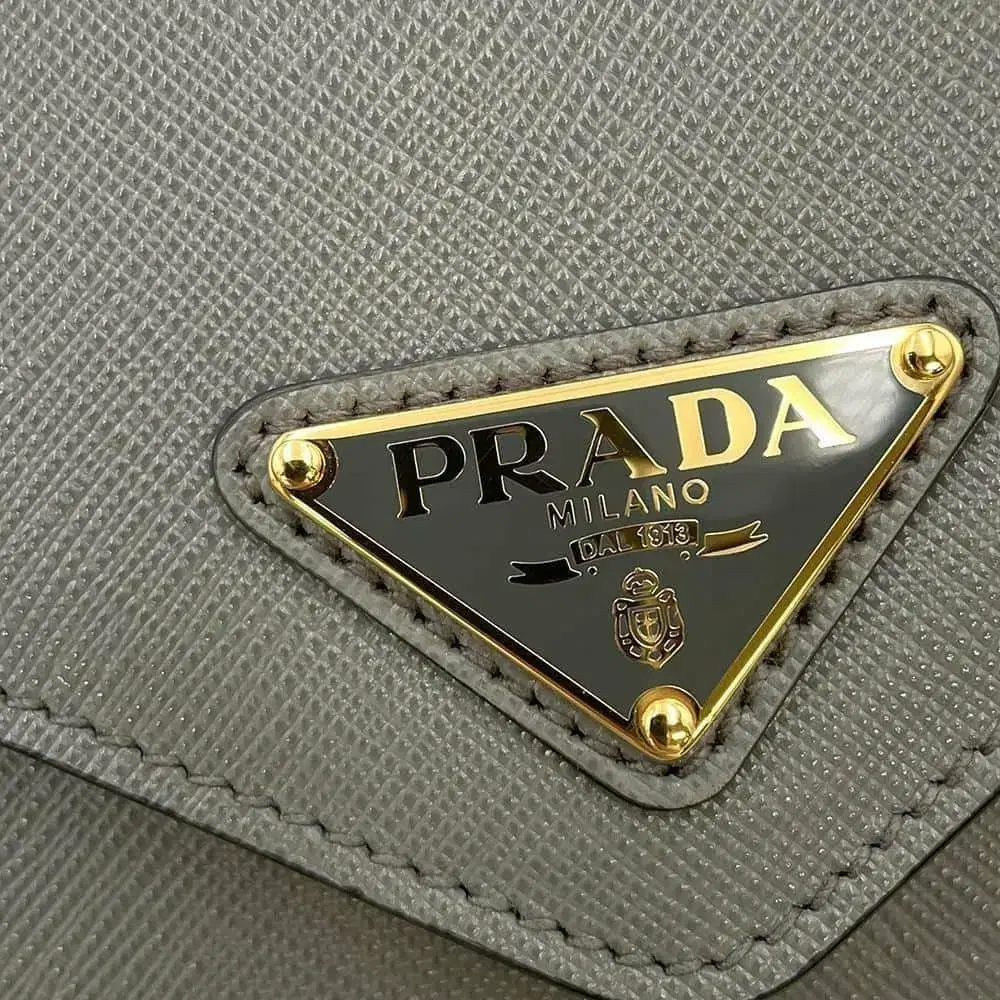 프라다 체인 숄더백 사피아노 가죽 1BD200 PRADA