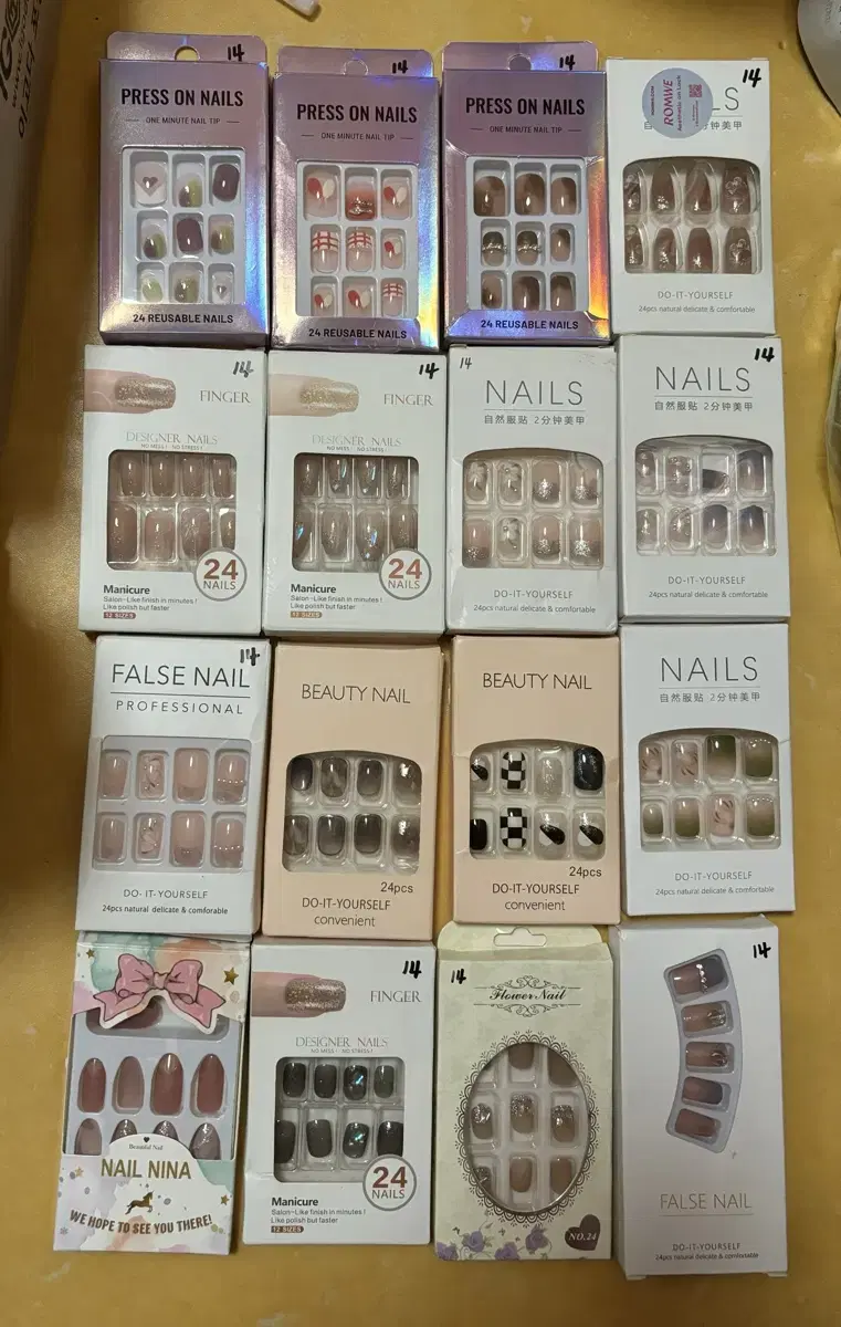 Nail tips (non-adhesive, nail glue required)