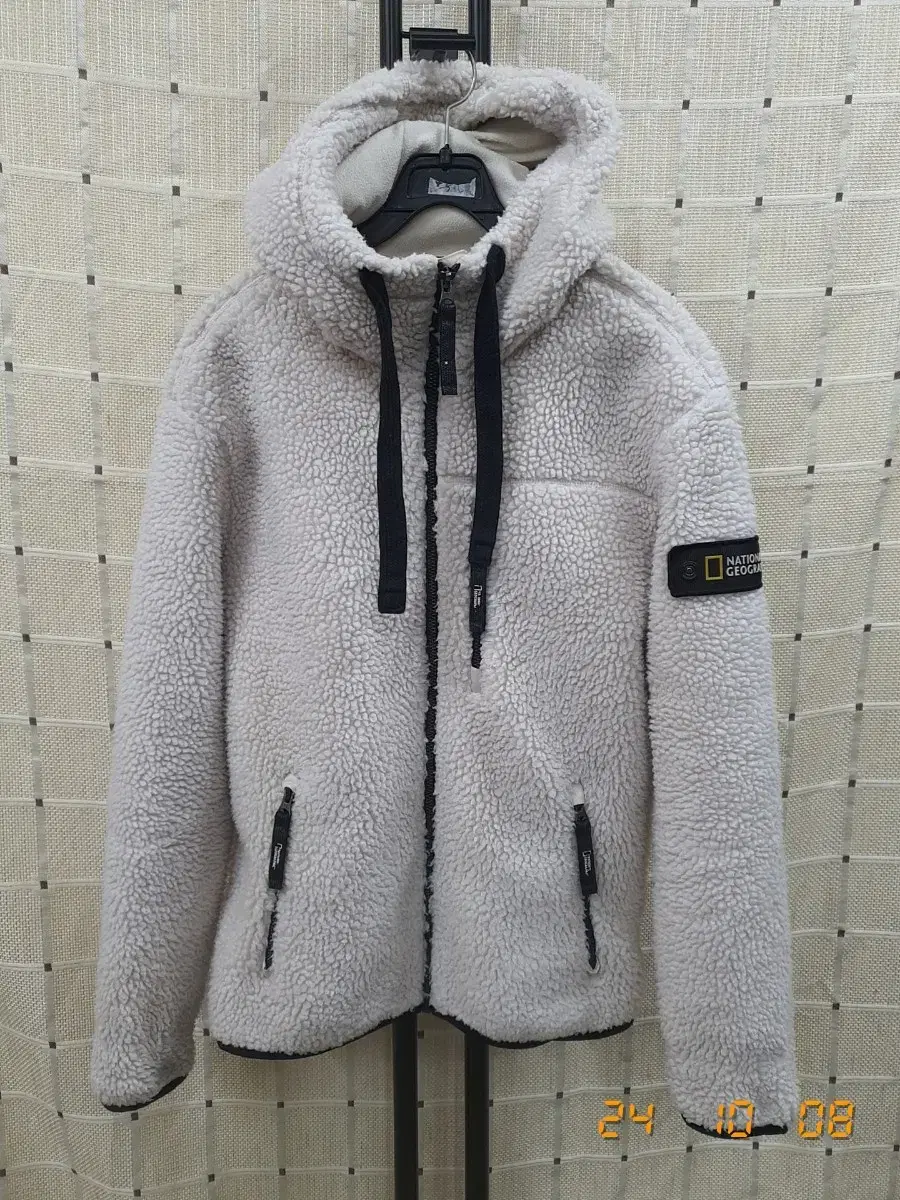 National Geographic Poggley Furry Hoodie Zip Up M White