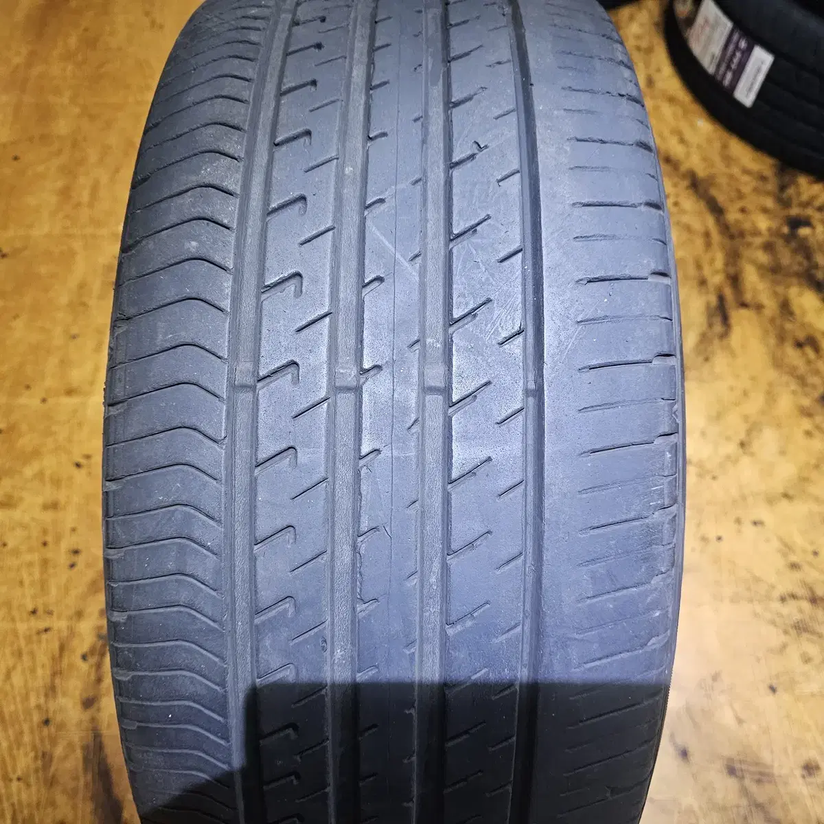 255/45R18  중고타이어 1본 판매