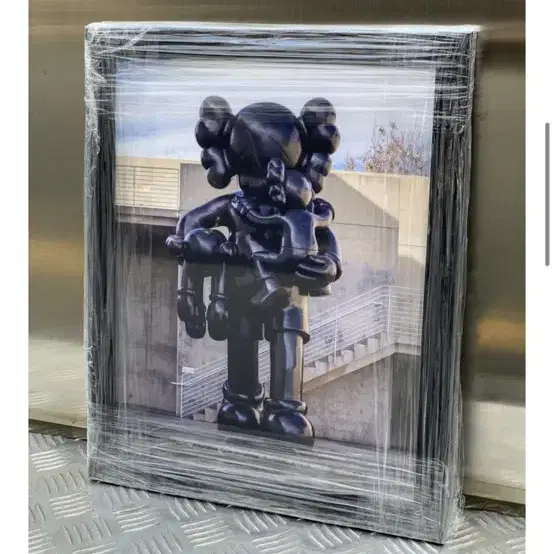 kaws:clean slate 정픔 카우스 포스터 액자포함 판매