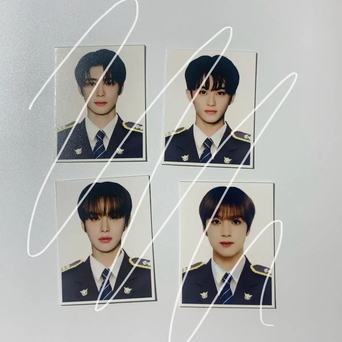 Small quantity!)NCT uniform proof photo to sell (+ school uniform)