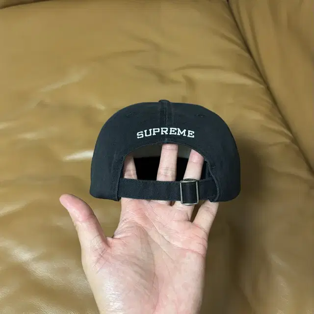 Supreme 슈프림 블랙 6패널 볼캡 모자 (Washed Black)